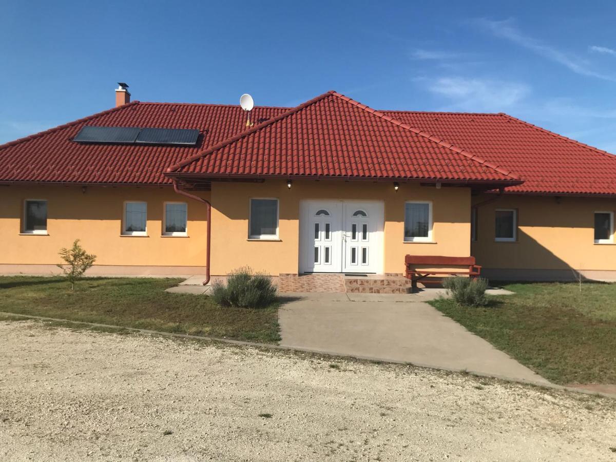 Bencsik Tanya Szentkiraly - Szallashely & Rendezvenyhaz Exterior foto